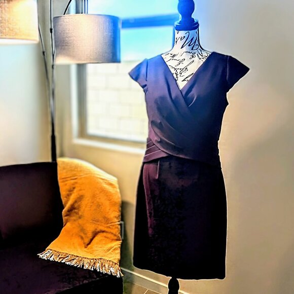 Alex Evenings Short Sheath Compression Dress with Surplice Neckline - Picture 3 of 8